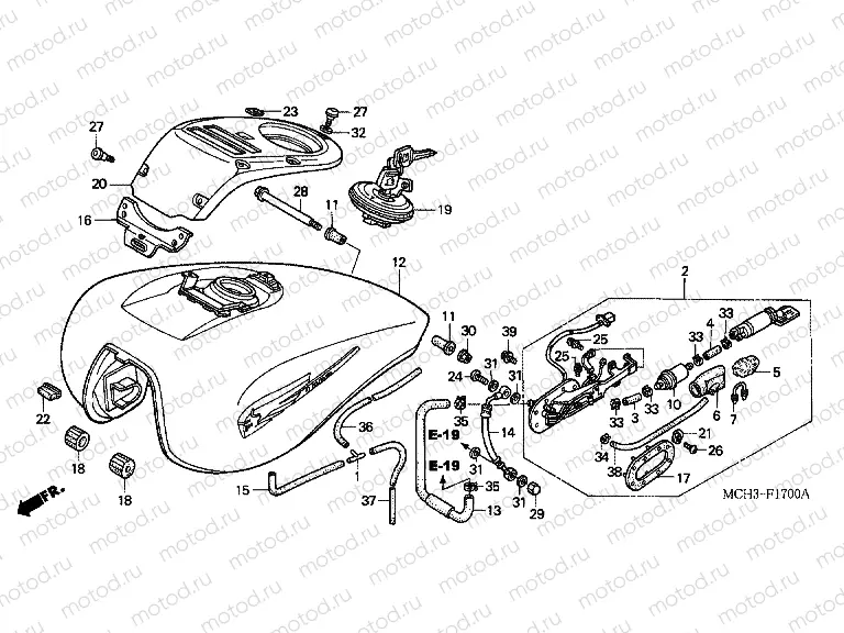 F-17 FUEL TANK (VTX1800C2 / 3/4)