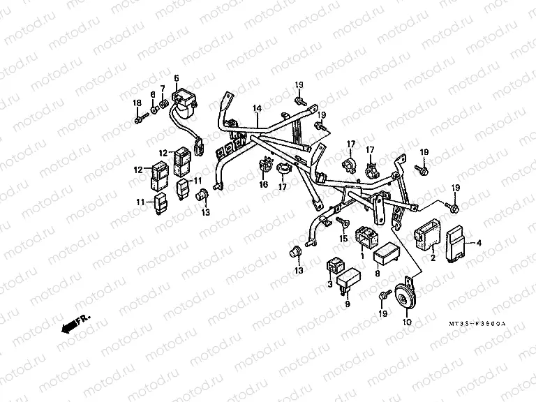 F-39 ENGINE HOUSING (ST1100L / M / N / P / R)