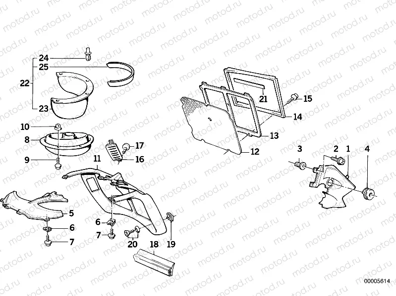 Radiotor trim panel center