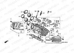 E-2-1 CYLINDER HEAD (REAR)