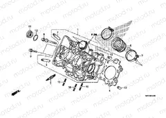 E-2 CYLINDER HEAD