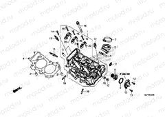 E-2 CYLINDER HEAD